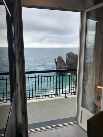 La Scogliera Apartment มอนเตรอสโซ อัล มาเร ภายนอก รูปภาพ